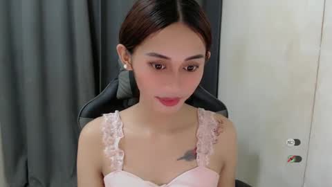 Snapshot of cutie_mitcha chatting on February 23, 10:49 am cutie_mitcha online show from February 23, 10:49 am