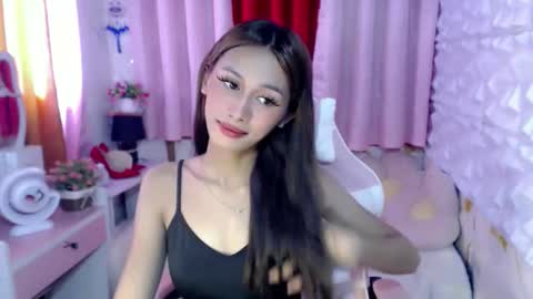 Snapshot of cutie_mitcha chatting on September 30, 2:11 am cutie_mitcha online show from September 30, 2:11 am