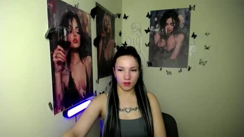 Snapshot of cutielady_ chatting on October 2, 12:15 pm Emma online show from October 2, 12:15 pm