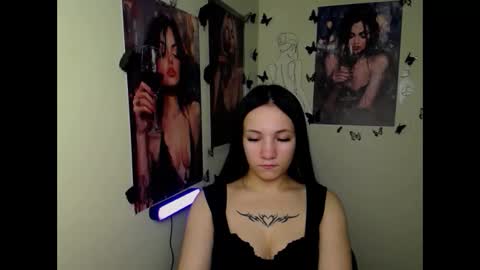 Snapshot of cutielady_ chatting on October 16, 12:16 pm Emma online show from October 16, 12:16 pm