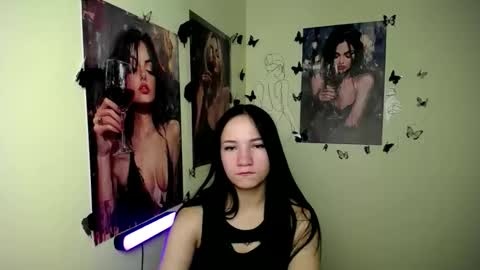 Snapshot of cutielady_ chatting on September 25, 12:34 pm Emma online show from September 25, 12:34 pm