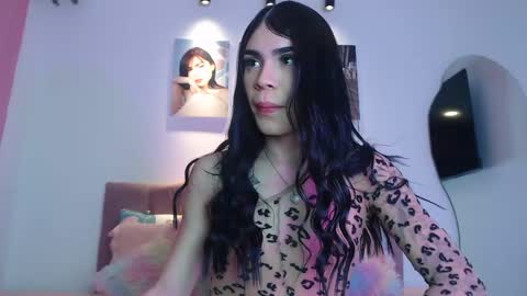 Snapshot of cuttebabe_ chatting on September 17, 12:14 am Sophia online show from September 17, 12:14 am