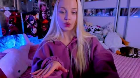 Nora online show from February 22, 9:28 pm