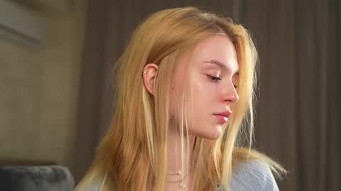 Snapshot of cyberheart_ chatting on September 13, 5:04 pm EMILY online show from September 13, 5:04 pm