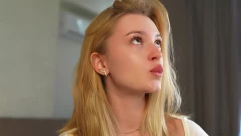 Snapshot of cyberheart_ chatting on October 20, 1:16 pm EMILY online show from October 20, 1:16 pm