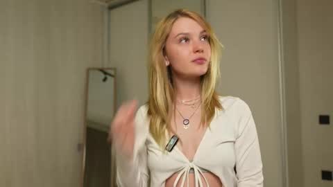 Snapshot of cyberheart_ chatting on September 10, 5:36 pm EMILY online show from September 10, 5:36 pm