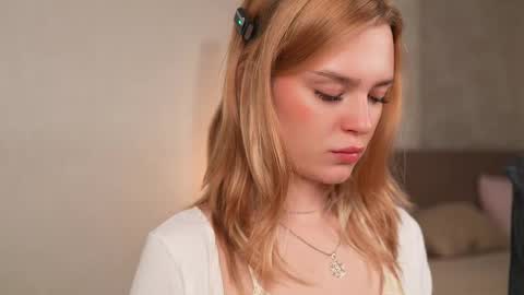 Snapshot of cyberheart_ chatting on October 5, 3:19 pm EMILY online show from October 5, 3:19 pm