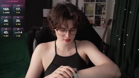 Snapshot of cybersamuraii chatting on September 12, 8:55 pm Helen Blossom online show from September 12, 8:55 pm