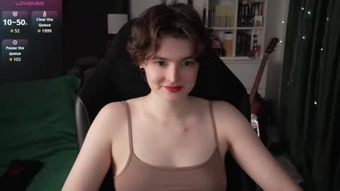 Snapshot of cybersamuraii chatting on October 15, 9:37 pm Helen Blossom online show from October 15, 9:37 pm