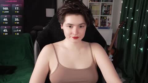Snapshot of cybersamuraii chatting on February 25, 12:03 am Helen Blossom online show from February 25, 12:03 am