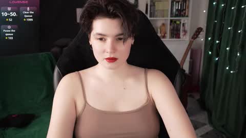 Snapshot of cybersamuraii chatting on February 19, 8:10 pm Helen Blossom online show from February 19, 8:10 pm