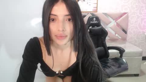 Snapshot of cynthia_ch chatting on October 2, 4:22 am CINTIA ARAUJO online show from October 2, 4:22 am