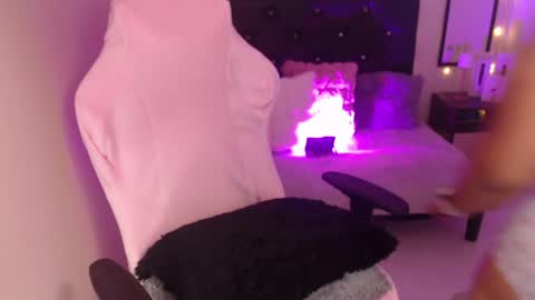 amanda online show from May 6, 6:36 pm