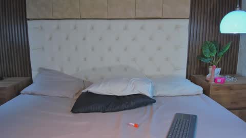 Snapshot of dafne_hillss chatting on September 16, 3:48 pm dafne_hillss online show from September 16, 3:48 pm