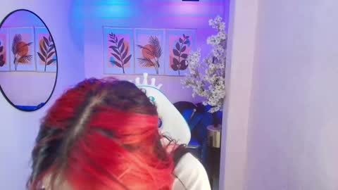 dafne huges online show from September 30, 7:57 pm