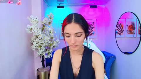 dafne huges online show from November 22, 7:34 pm