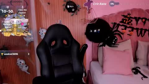Snapshot of dafnne_miller chatting on October 8, 5:46 am dafnne_miller online show from October 8, 5:46 am