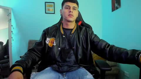 Snapshot of dage_19 chatting on December 31, 1:04 am my name is Jhon and I live in colombia online show from December 31, 1:04 am