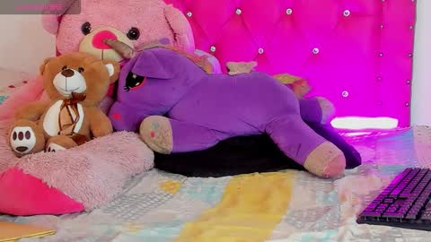    online show from March 28, 3:24 pm