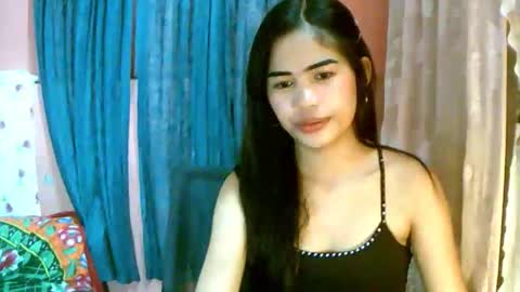 Im Dahlia online show from March 31, 11:43 am