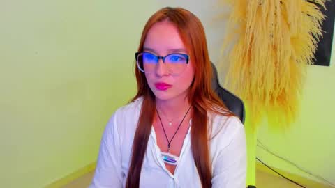 Snapshot of dahlia_rossi chatting on September 13, 5:32 am Dahlia online show from September 13, 5:32 am