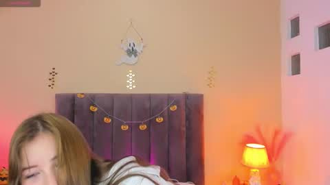 Snapshot of dahlia_rousse chatting on October 21, 10:46 pm Dahlia online show from October 21, 10:46 pm