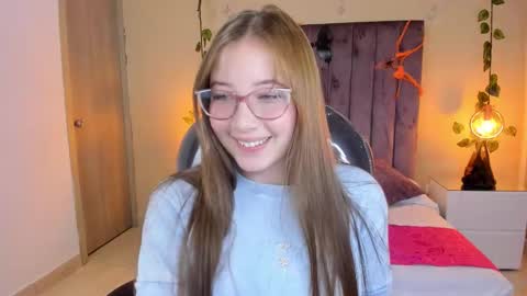 Snapshot of dahlia_rousse chatting on October 14, 9:40 pm Dahlia online show from October 14, 9:40 pm