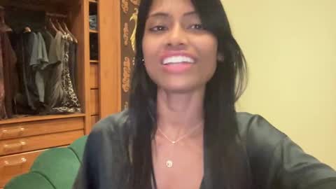 Snapshot of daily_dosessshhhh chatting on December 31, 12:25 pm AnnaCeleste online show from December 31, 12:25 pm