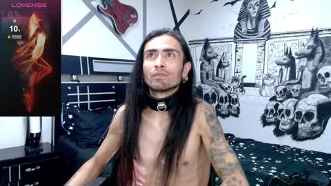 Snapshot of daimon_rock01 chatting on January 21, 5:38 am felipe online show from January 21, 5:38 am