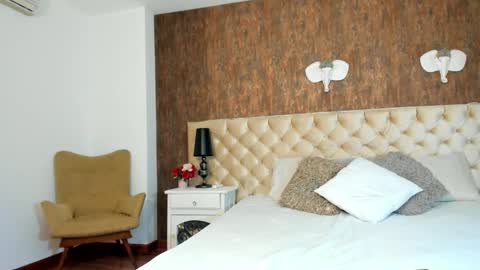 Daimond Johnson online show from January 12, 8:38 pm