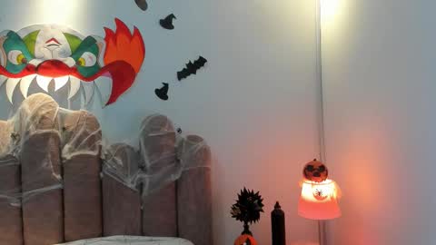 Snapshot of daisy93_ chatting on October 15, 12:17 pm D A I S Y online show from October 15, 12:17 pm