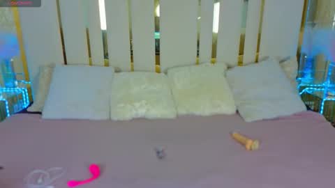 daisydelight_ online show from November 16, 8:44 pm