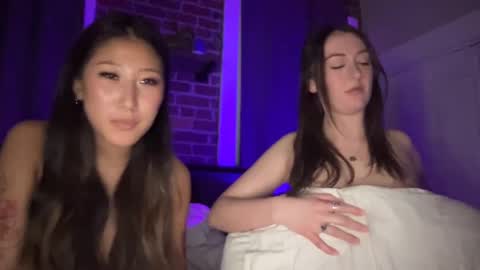 Daisy Kim online show from February 10, 6:42 am