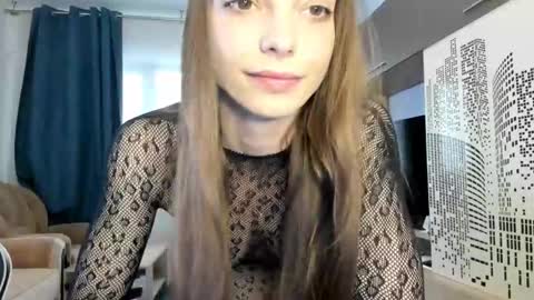 Snapshot of daisysland chatting on October 2, 10:36 am Beatrice online show from October 2, 10:36 am