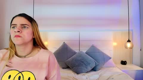 Dakota-Megan online show from November 19, 3:55 pm