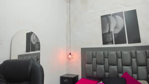 Dakota  online show from February 1, 12:24 pm