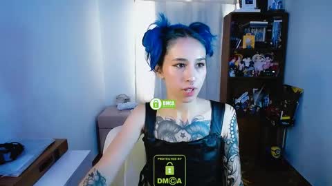 Snapshot of dakota_senju chatting on December 13, 3:21 pm Maca online show from December 13, 3:21 pm