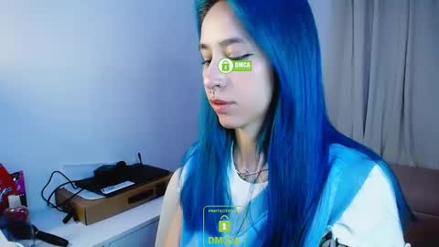 Snapshot of dakota_senju chatting on December 16, 5:17 am Maca online show from December 16, 5:17 am