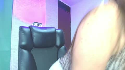 dakotarobbins_ online show from October 5, 3:26 am