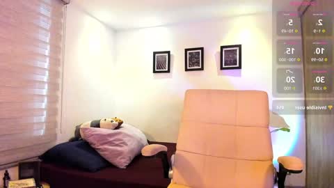 Almendra online show from December 6, 4:01 pm