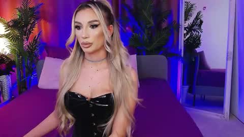 DalidaSelena online show from February 8, 5:49 pm