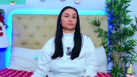 daliyaa_ online show from December 16, 1:06 pm