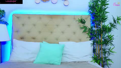 daliyaa_ online show from February 20, 1:13 pm