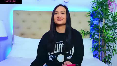 Snapshot of daliyaa_ chatting on October 15, 12:17 pm daliyaa_ online show from October 15, 12:17 pm