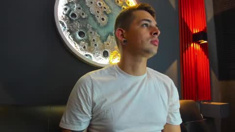 Damian Oliver online show from December 12, 9:08 am