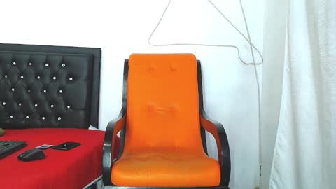 Snapshot of damian_hart_24cm chatting on March 10, 4:25 pm damian_hart_24cm online show from March 10, 4:25 pm