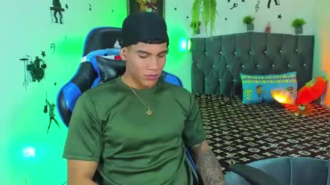 Snapshot of damian_latinxxx chatting on September 13, 4:37 am Damian online show from September 13, 4:37 am