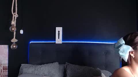 damian_n_lissa online show from March 7, 4:00 pm