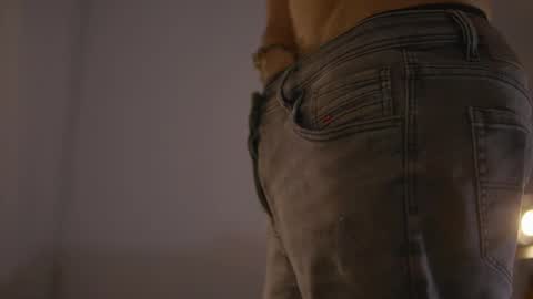 insta damn8   --------  online show from October 18, 10:25 pm