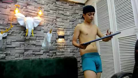 LIAM online show from December 4, 6:29 pm